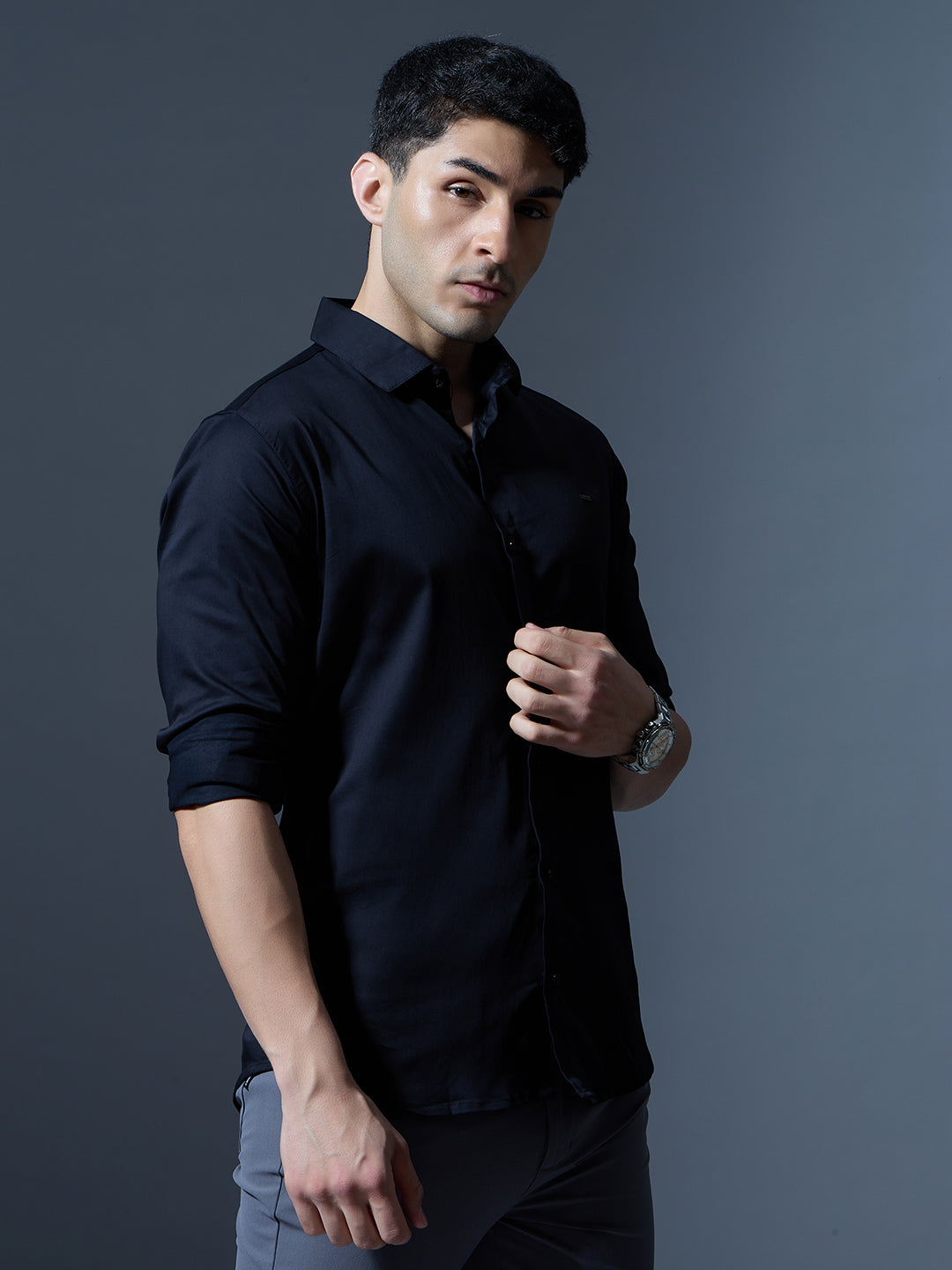 Men's Black Solid Full-Sleeve Casual Shirt