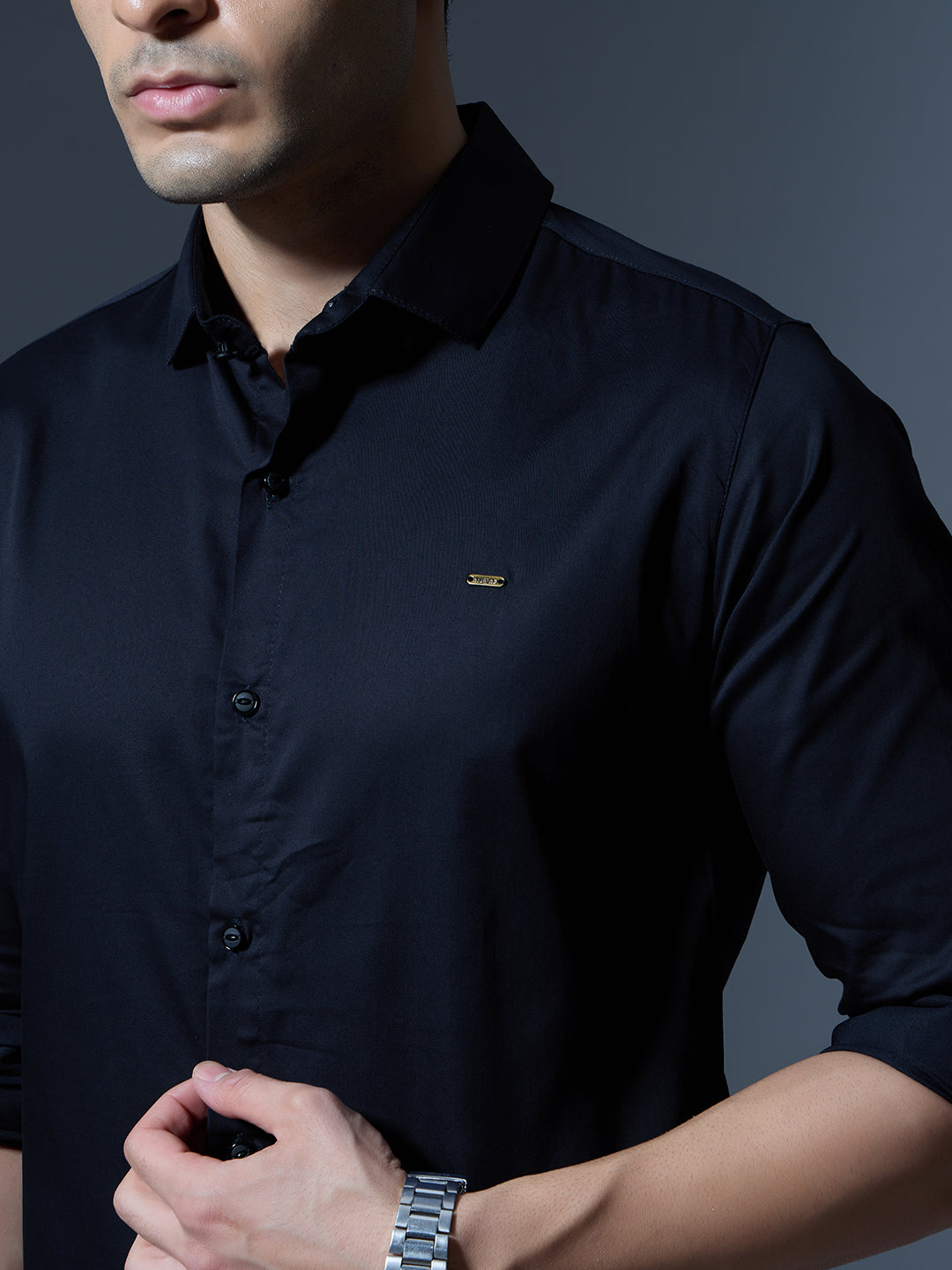 Men's Black Solid Full-Sleeve Casual Shirt