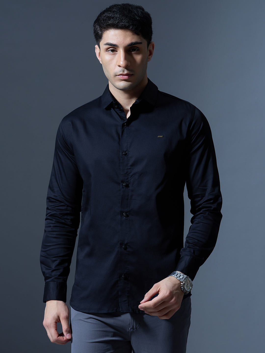 Men's Black Solid Full-Sleeve Casual Shirt
